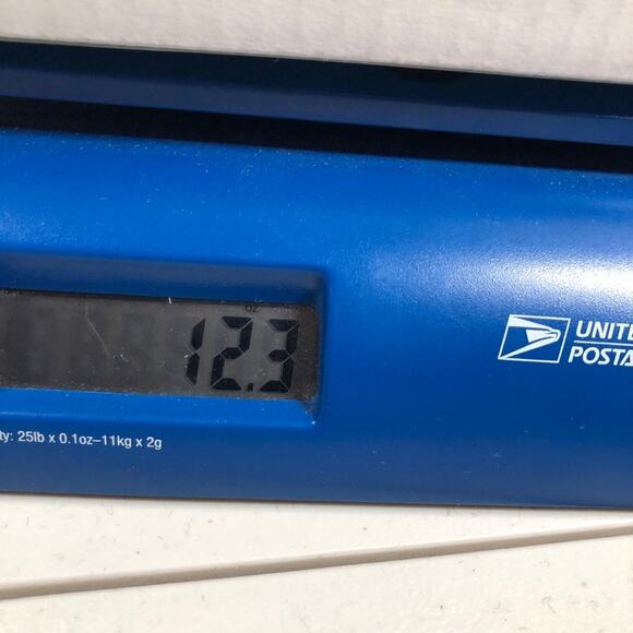 Caron Natura Latch Hook Kit - Heart Wreath 12”x12” - Picture 4 of 4